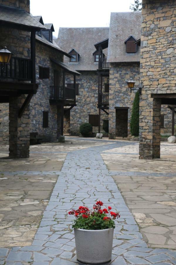 Urbanizacion Linsoles - Benasque Apartment Sahun Luaran gambar
